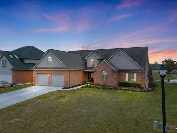 785 Saint James Park Avenue, Monroe, MI 48161