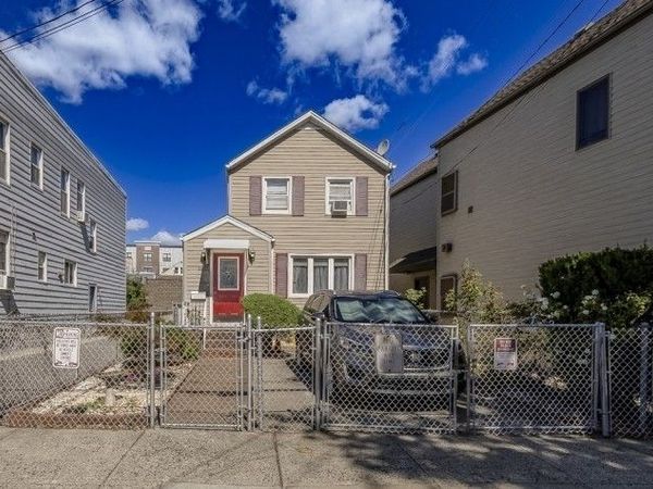 66 Garrison St, Newark, NJ 07105