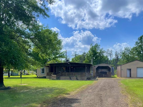 829 Caribbean Dr , Florien, LA 71429