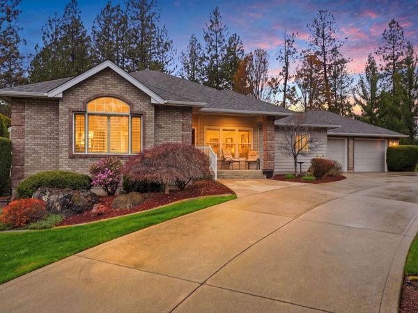 7015 N East Bluff Ct, Spokane, WA 99208