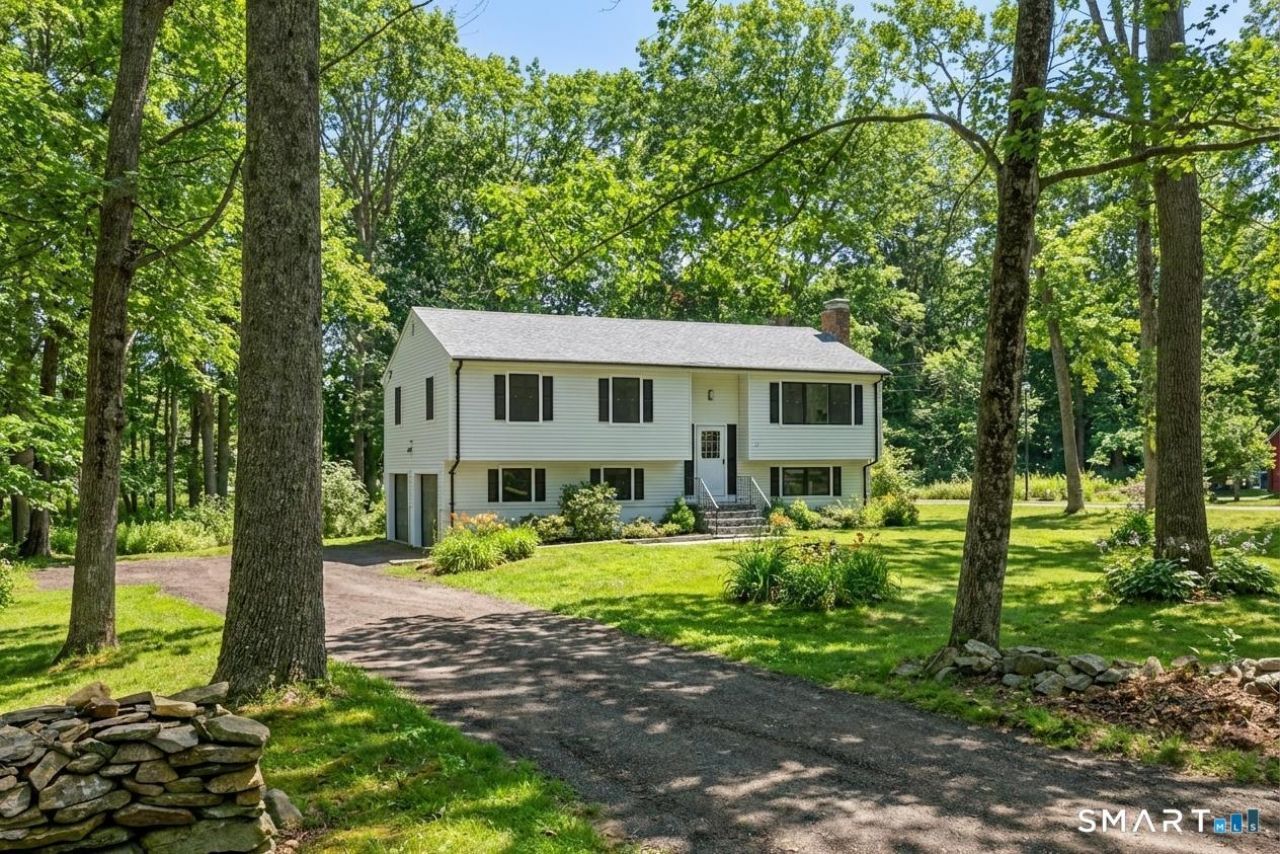 211 Forsyth, Montville, CT 06370 Main Photo