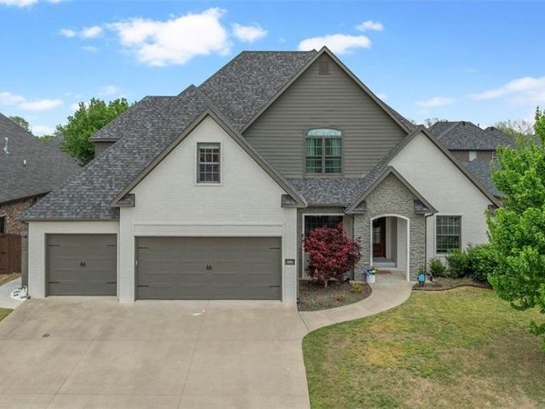 609 Hendrix Street, Bentonville, AR 72712