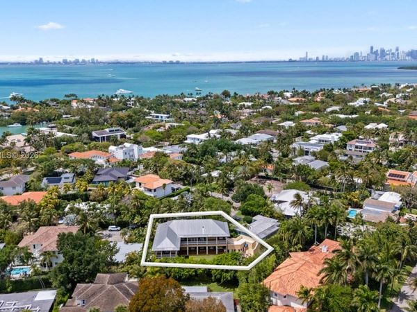 685 Harbor Ln, Key Biscayne, FL 33149