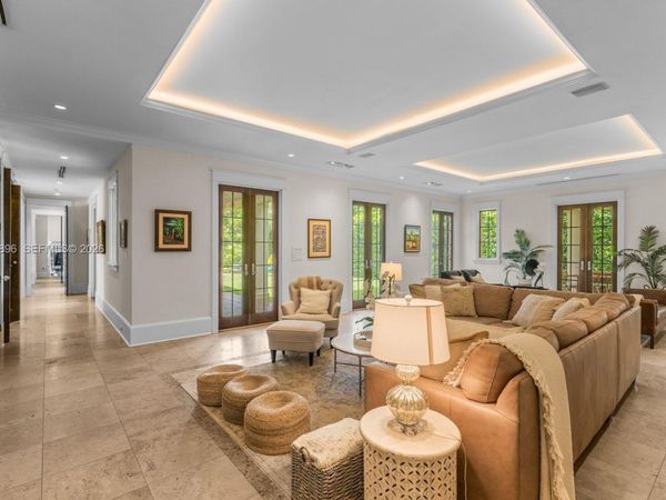 685 Harbor Ln, Key Biscayne, FL 33149