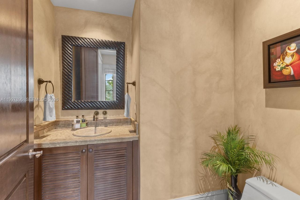 685 Harbor Ln, Key Biscayne, FL 33149 Photo