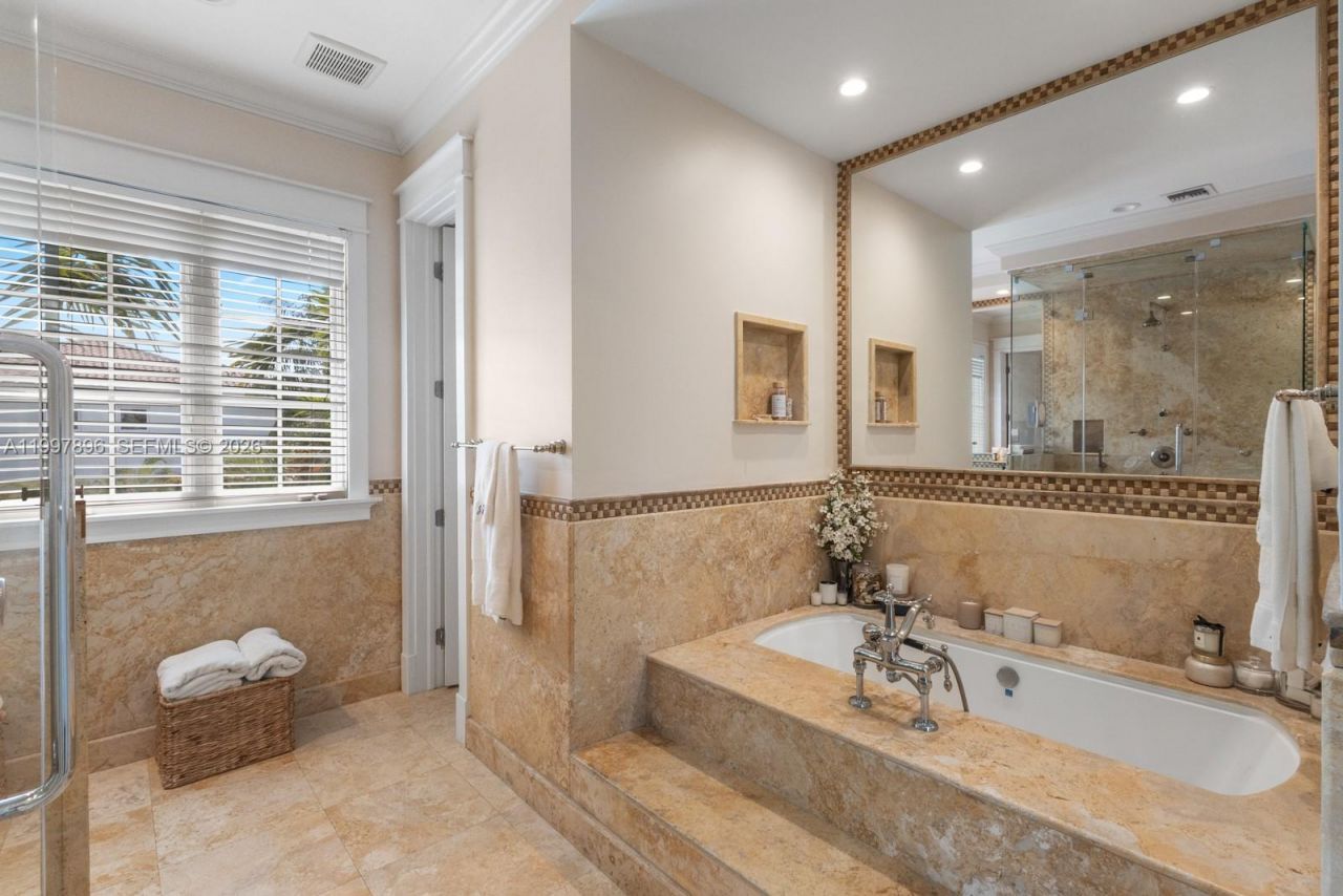 685 Harbor Ln, Key Biscayne, FL 33149 Photo