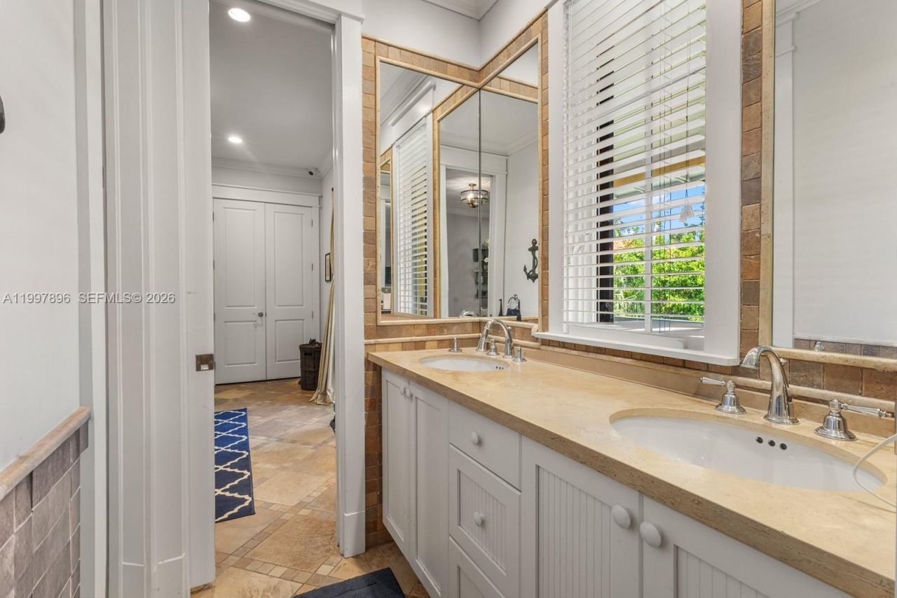 685 Harbor Ln, Key Biscayne, FL 33149 Photo