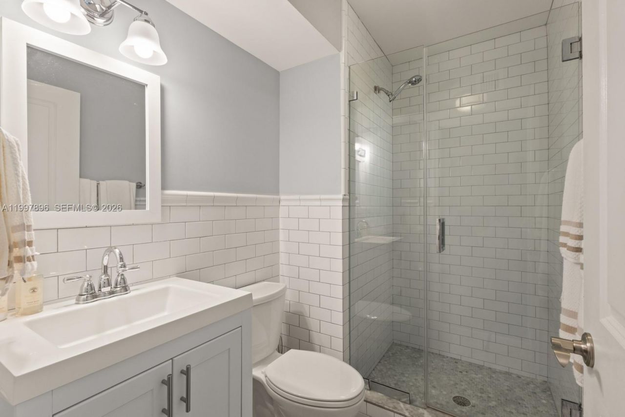 685 Harbor Ln, Key Biscayne, FL 33149 Photo