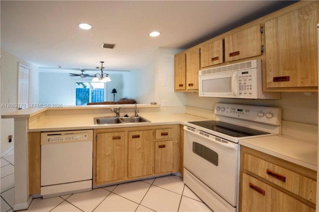 81 SW 3rd St, Unit 81, Pompano Beach, FL 33060 Photo