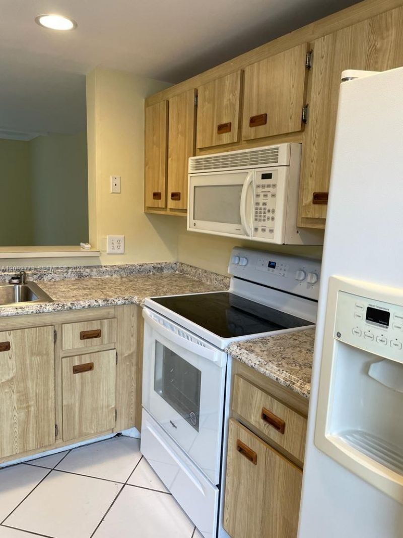 81 SW 3rd St, Unit 81, Pompano Beach, FL 33060 Photo