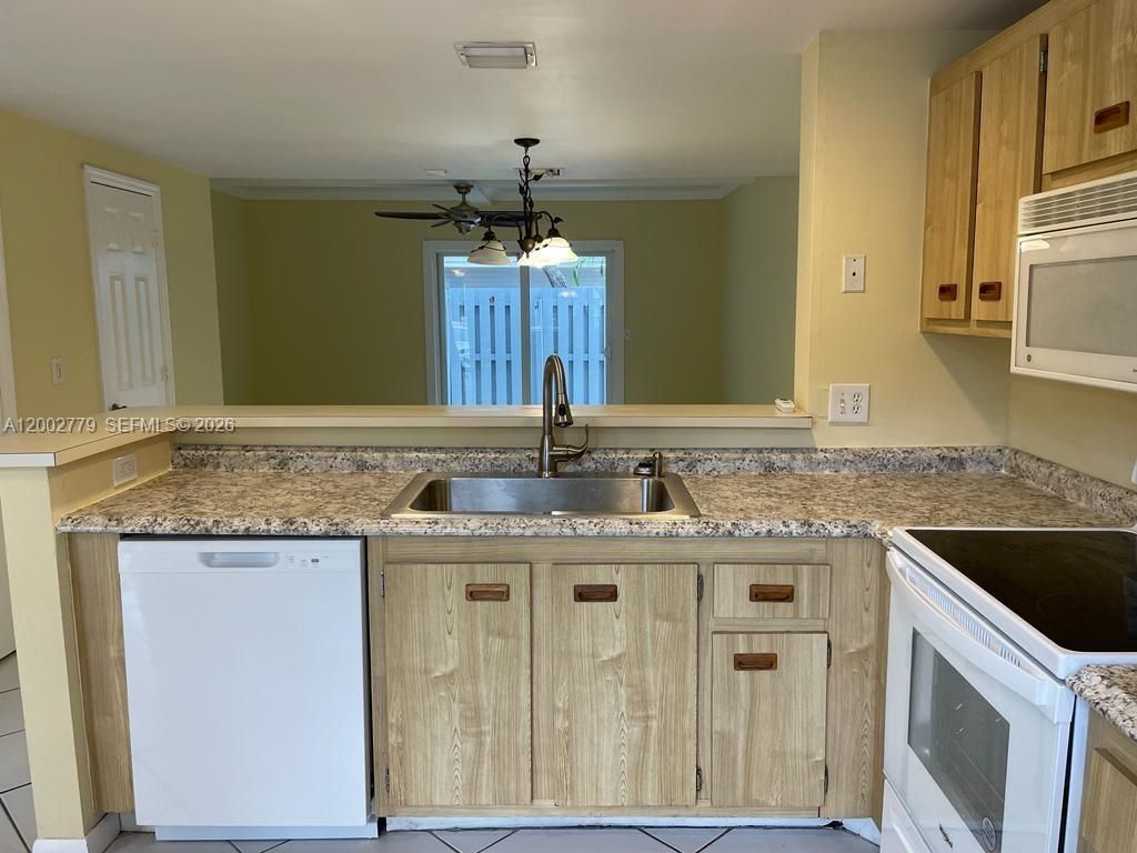 81 SW 3rd St, Unit 81, Pompano Beach, FL 33060 Photo