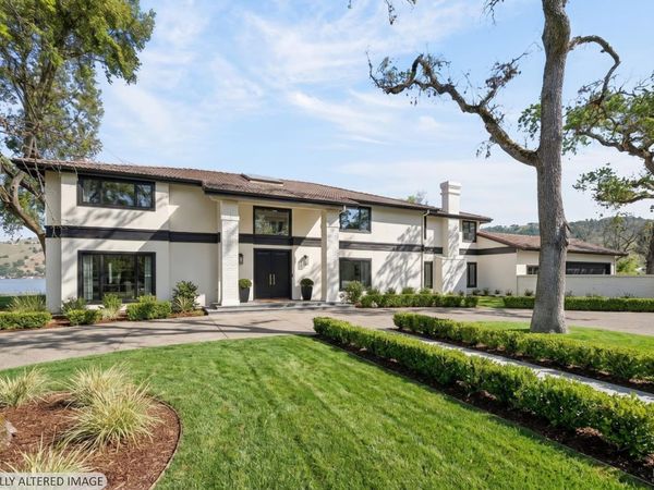 8266 Peninsula Dr, Kelseyville, CA 95451