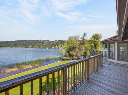 8266 Peninsula Dr, Kelseyville, CA 95451 Photo