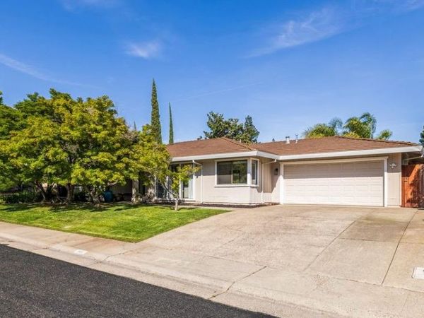 1902 Larkin Dr, Roseville, CA 95661
