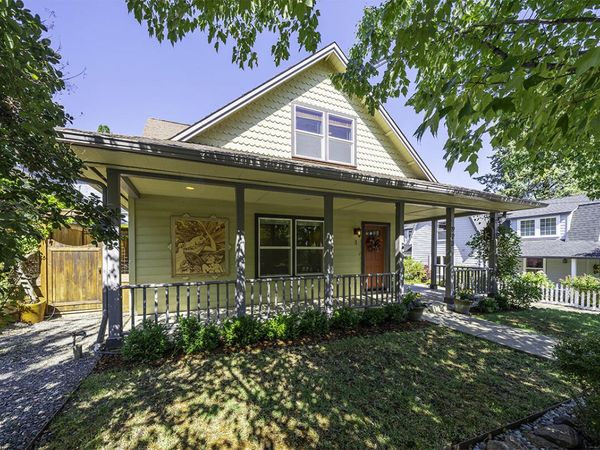 923 Bellview Avenue, Unit 1, Ashland, OR 97520