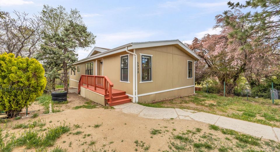 5908 Middle Fork Drive, Sun Valley, NV 89433 Photo