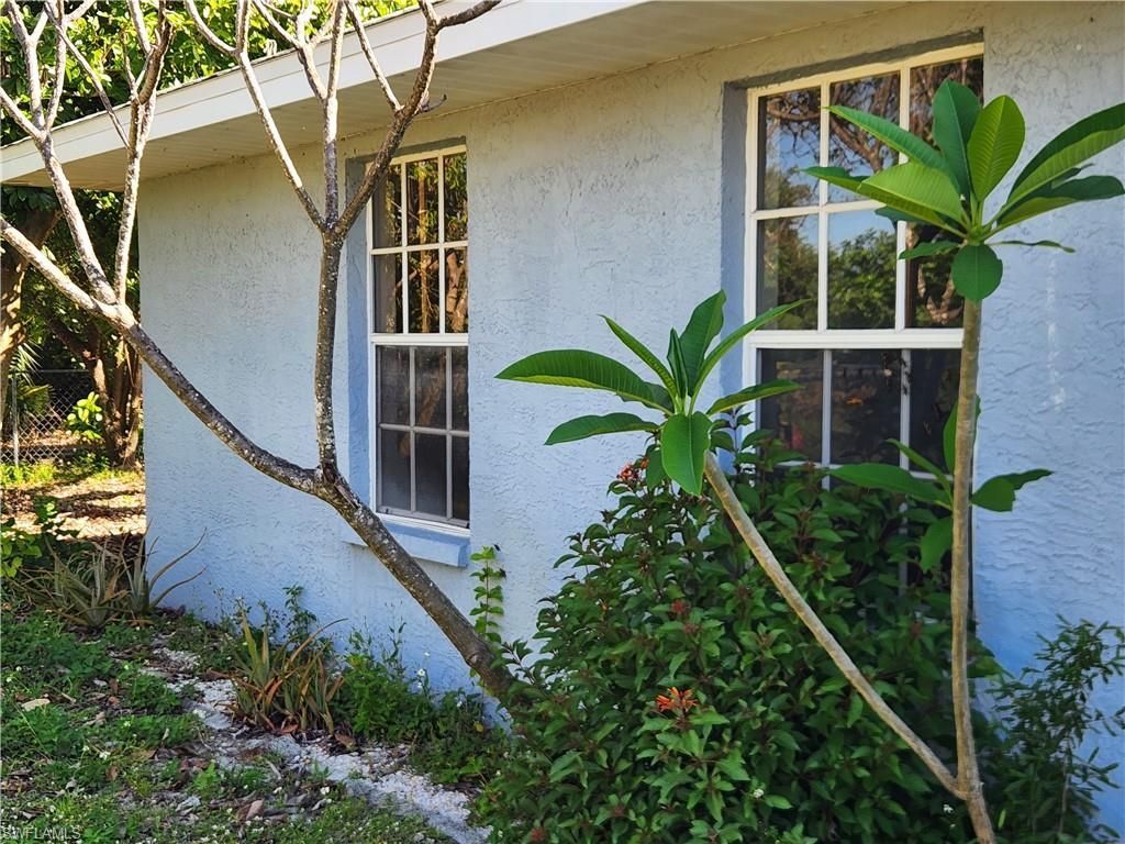 132 Dania Cir, Lehigh Acres, FL 33936 Photo