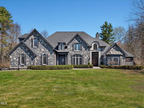 5 Old English Road, Slingerlands, NY 12159