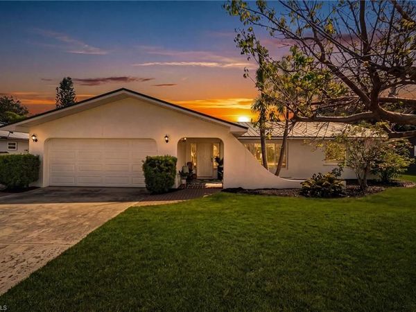 4937 Royal Palm DR , ESTERO, FL 33928