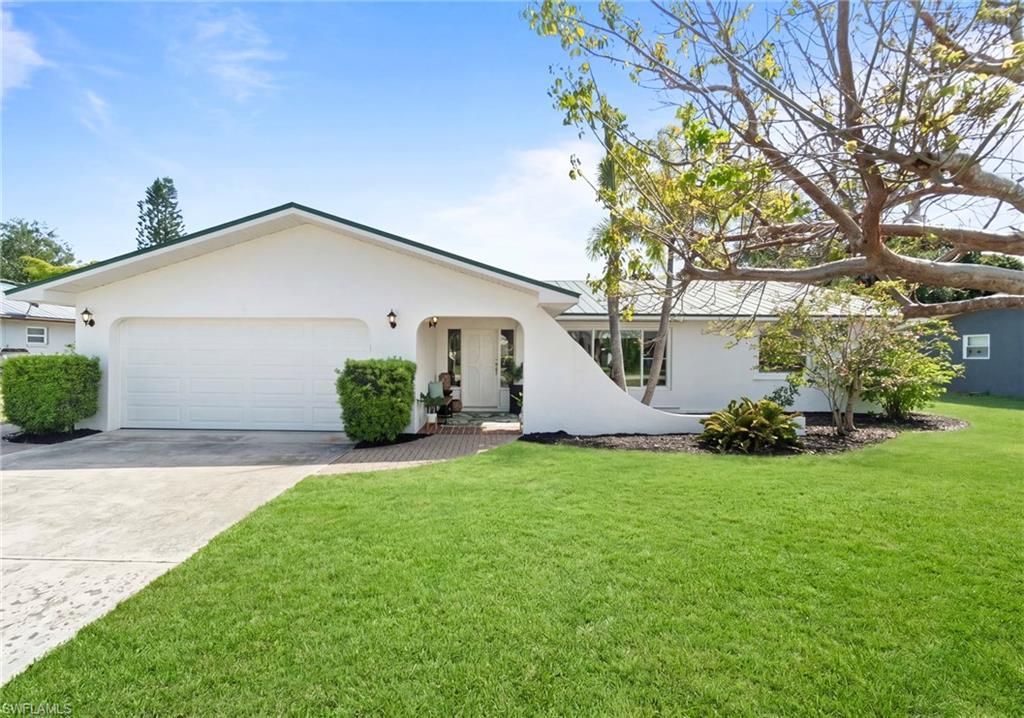 4937 Royal Palm Dr, Estero, FL 33928 Photo