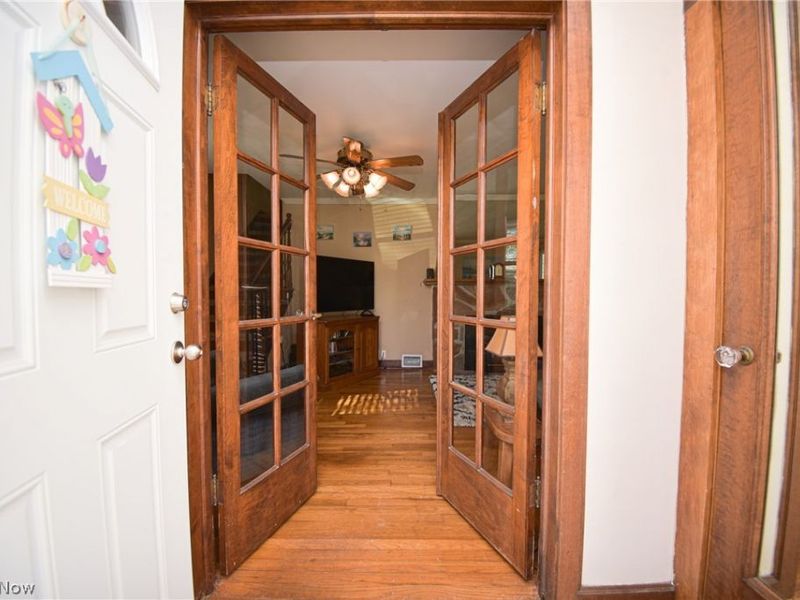 26988 Cook Road, Olmsted Township, OH 44138 Photo 3