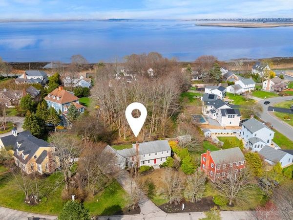4 Lorum St, Newburyport, MA 01950