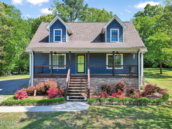 225 E Massachusetts Ave, Whitwell, TN 37397