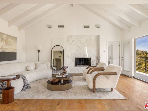 3701 Multiview Drive, Los Angeles, CA 90068