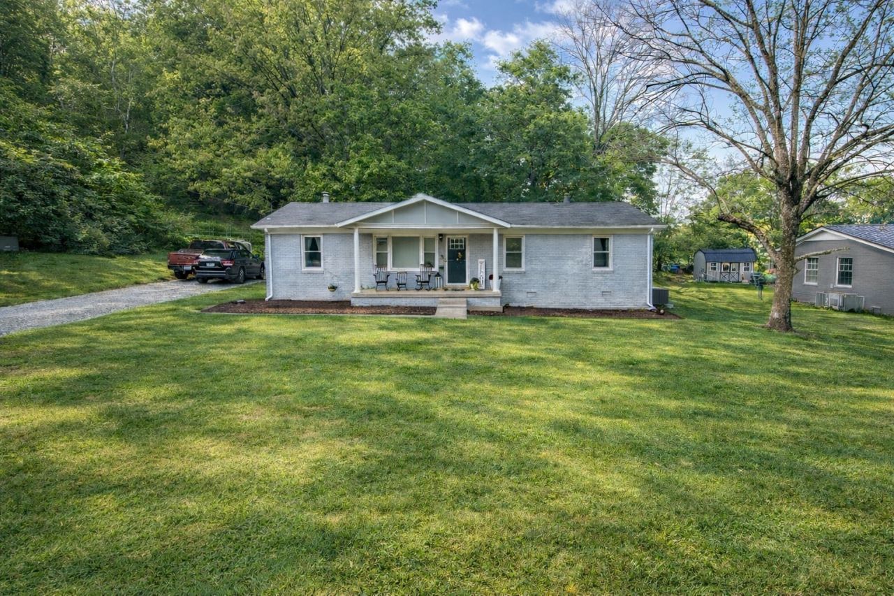 1080 Woodland Dr , Pulaski, TN 38478 Main Photo