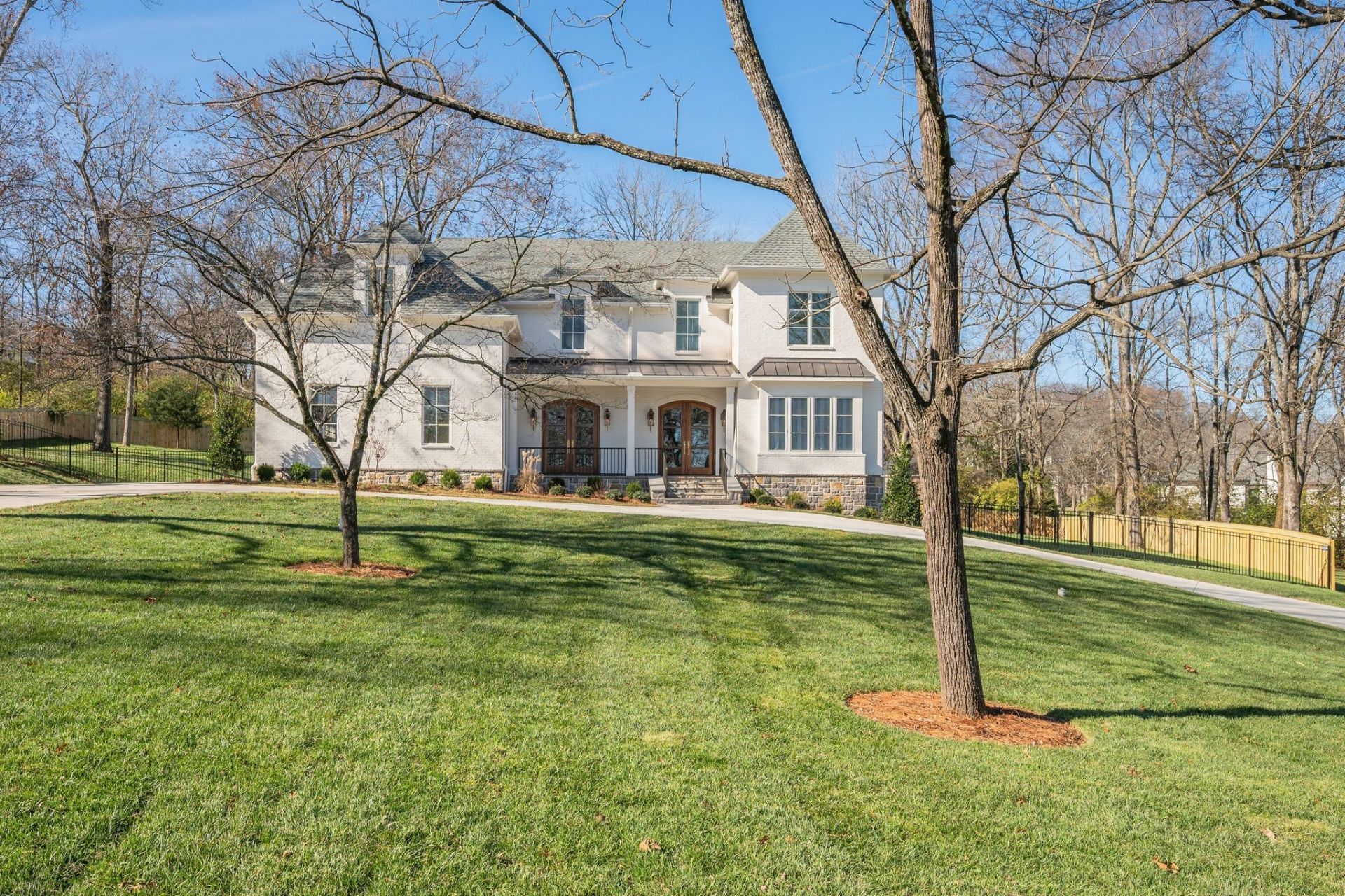 843 Neartop Dr , Nashville, TN 37205 Main Photo