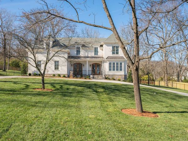 843 Neartop Dr , Nashville, TN 37205