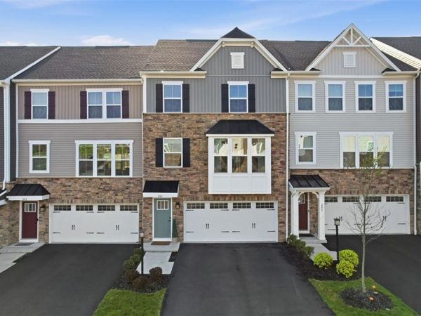 204 Cranesbill Dr , Mars, PA 16046