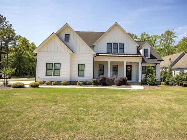 9274 Fallen Pear Lane NE, Leland, NC 28451