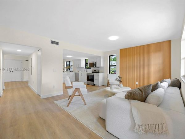 7996 Crespi Blvd, Miami Beach, FL 33141