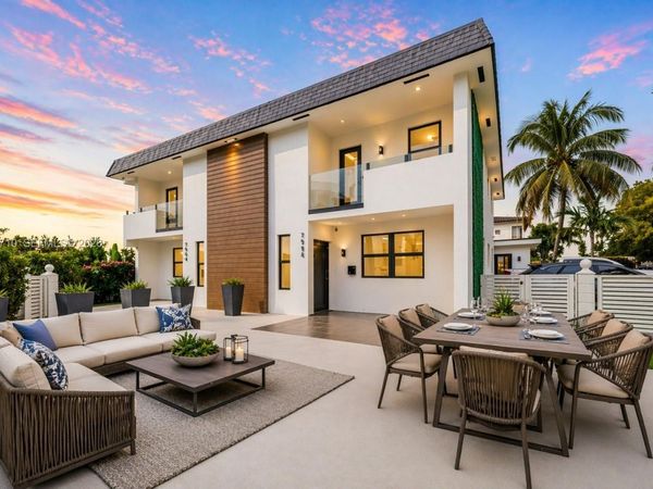 7996 Crespi Blvd, Miami Beach, FL 33141