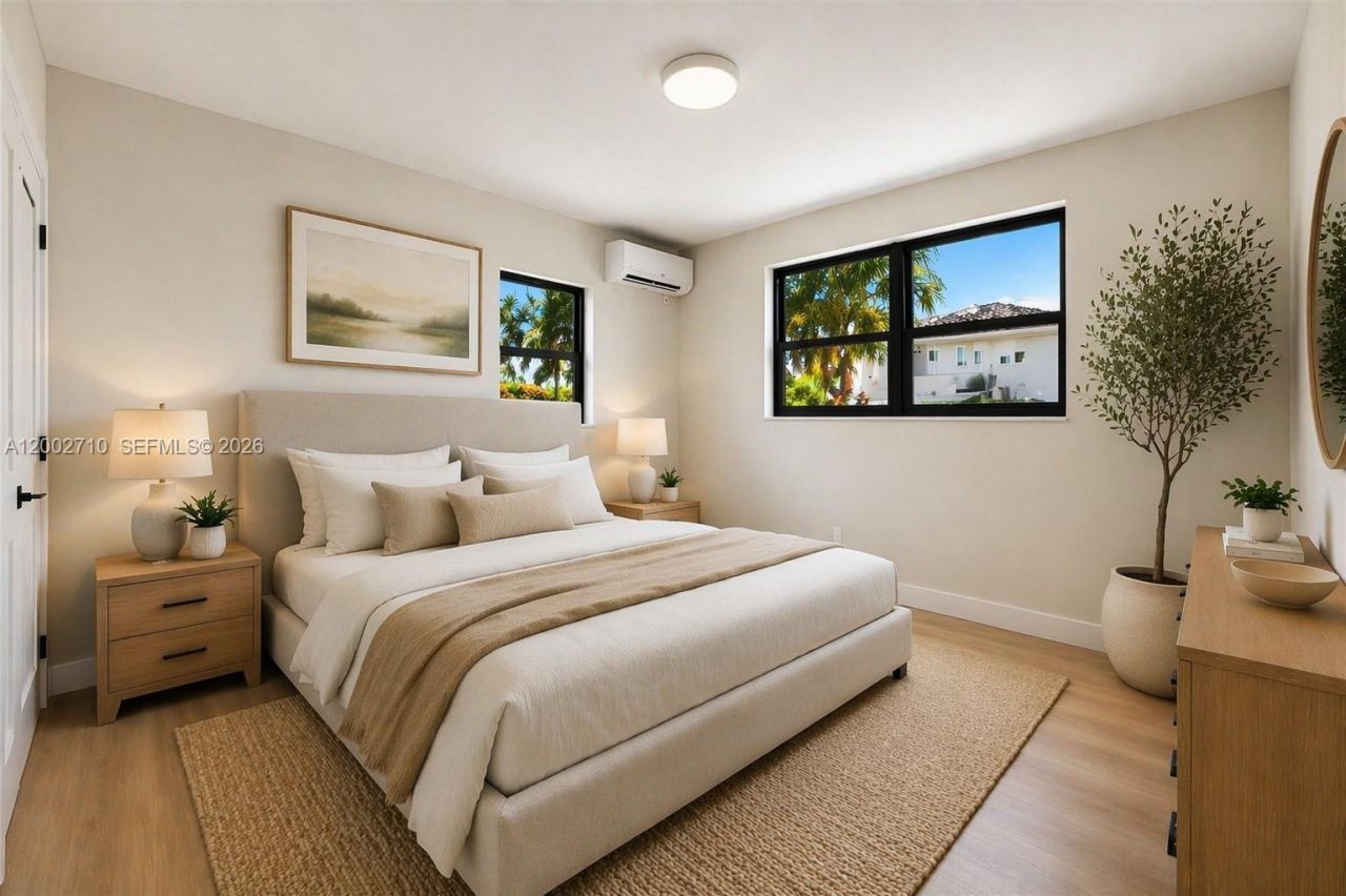 7996 Crespi Blvd, Miami Beach, FL 33141 Photo