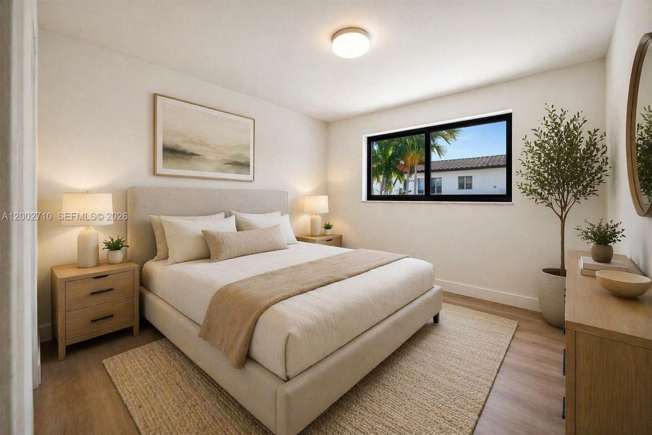 7996 Crespi Blvd, Miami Beach, FL 33141 Photo