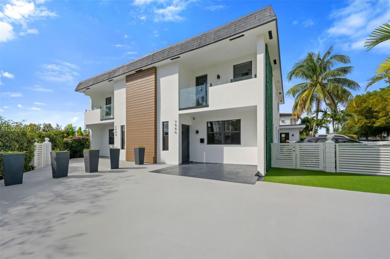 7996 Crespi Blvd, Miami Beach, FL 33141 Photo