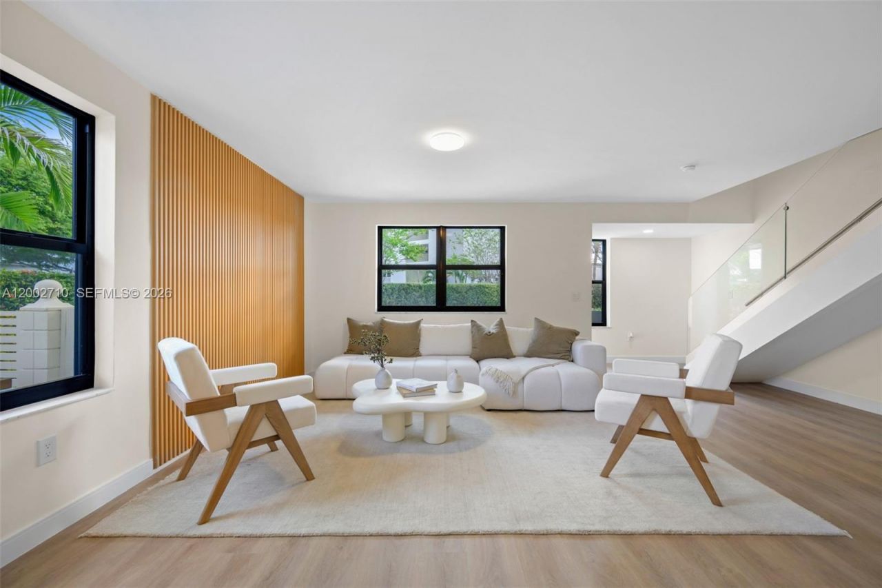 7996 Crespi Blvd, Miami Beach, FL 33141 Photo