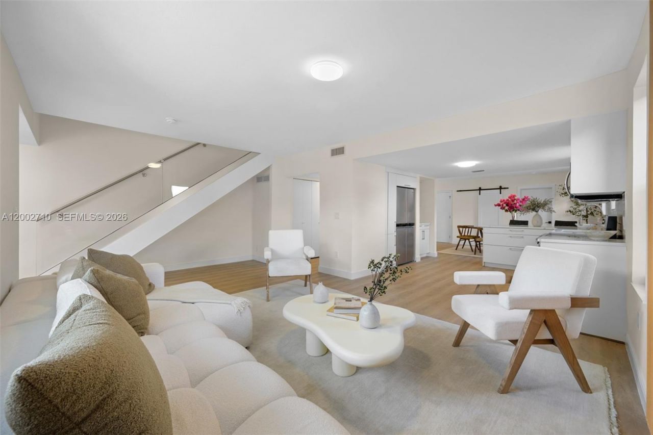 7996 Crespi Blvd, Miami Beach, FL 33141 Photo