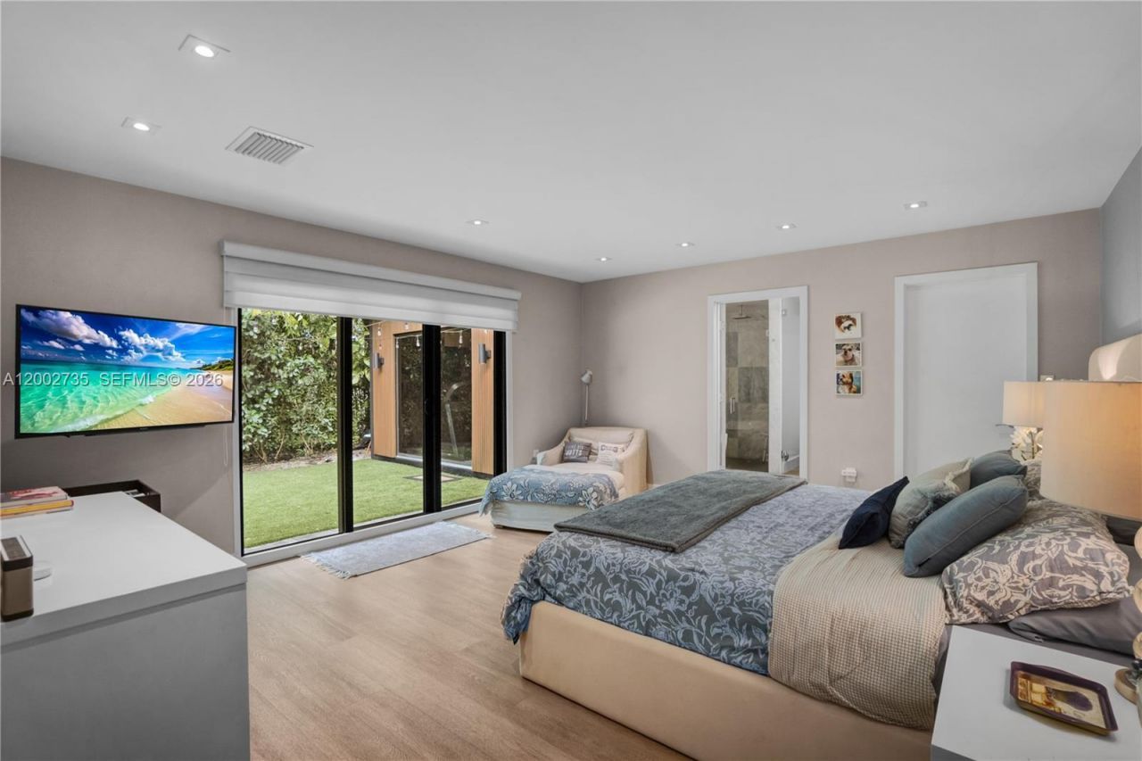 2140 NE 190th Ter, Miami, FL 33179 Photo