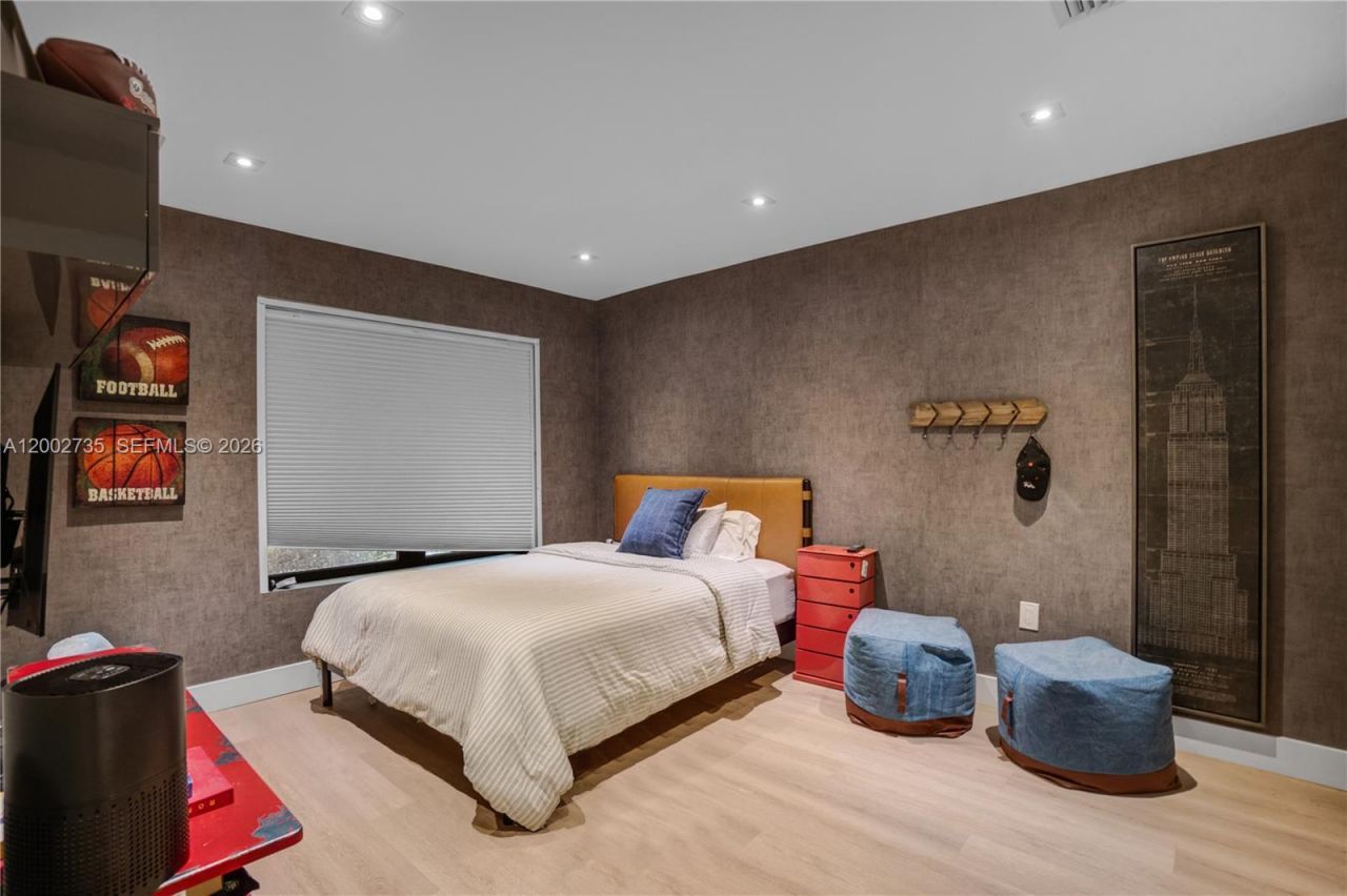 2140 NE 190th Ter, Miami, FL 33179 Photo