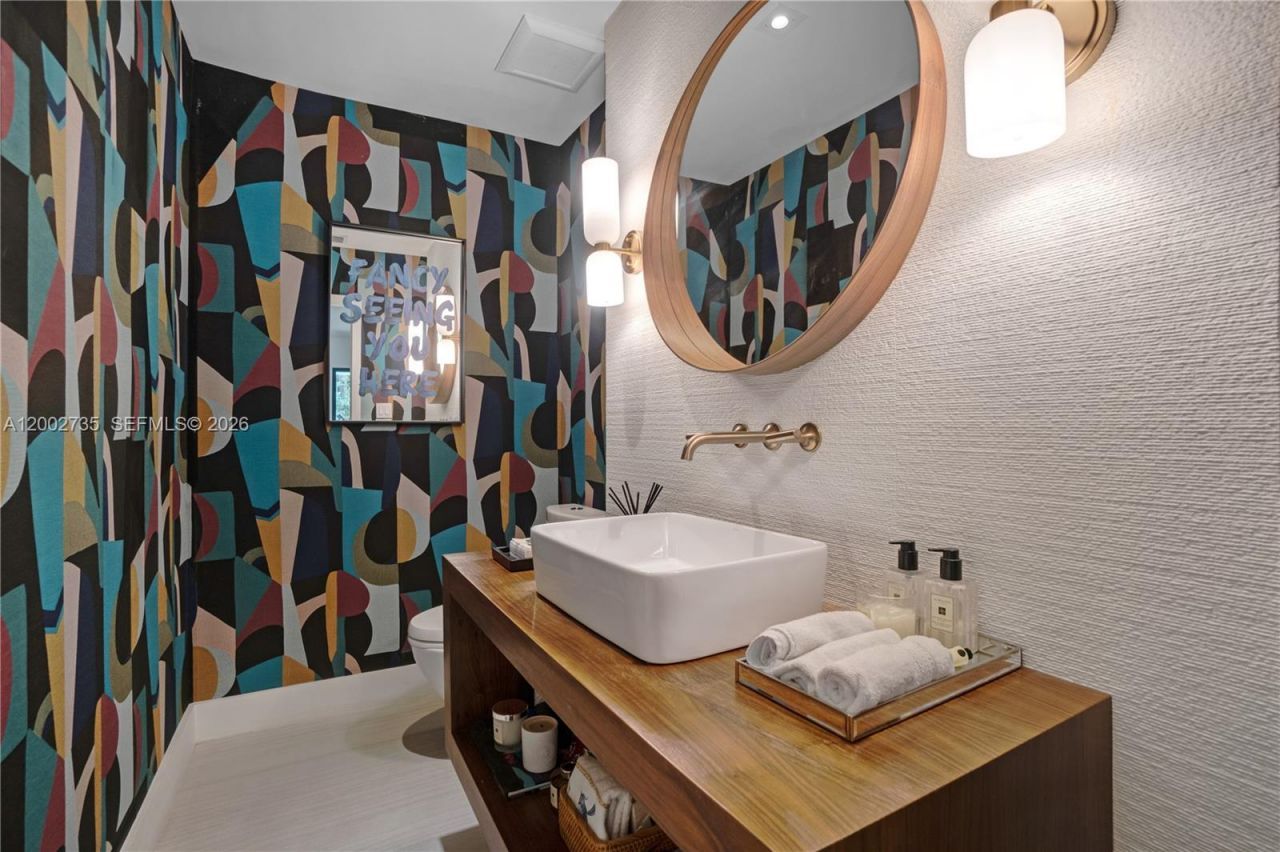 2140 NE 190th Ter, Miami, FL 33179 Photo