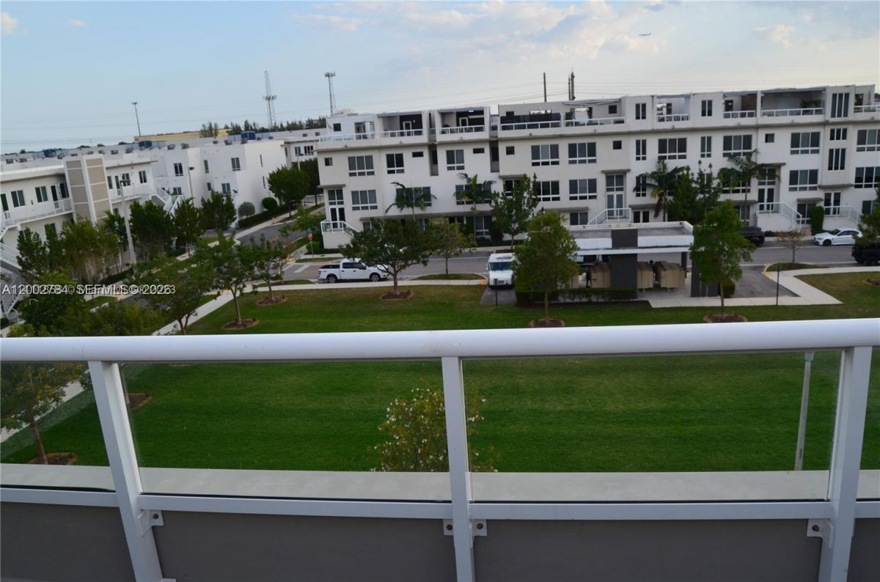 10347 NW 64th, Unit Ln, Doral, FL 33178 Photo
