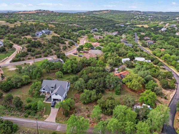 416 Dunkeld DR , Spicewood, TX 78669