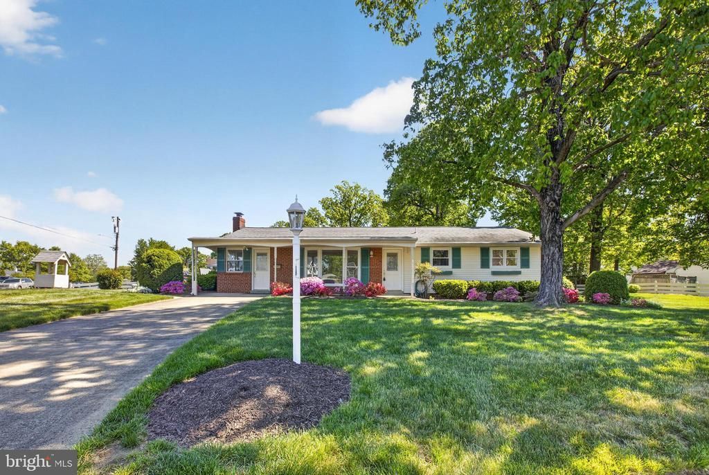 6824 Constance Drive, Springfield, VA 22150 Main Photo