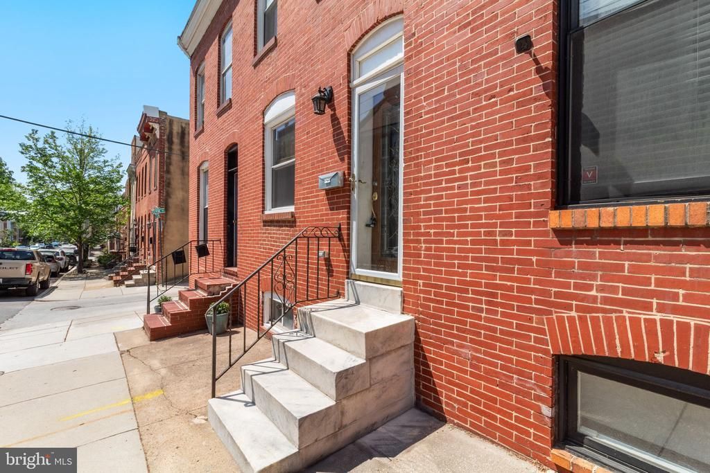 816 S Highland Avenue, Baltimore, MD 21224 Main Photo