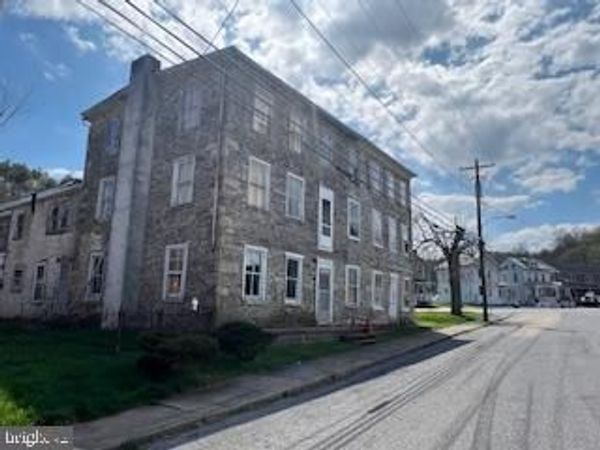 102 E PENN STREET , LENHARTSVILLE, PA 19534