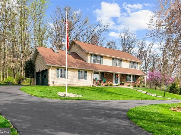 6 CAMILA DRIVE , PITTSTOWN, NJ 08867