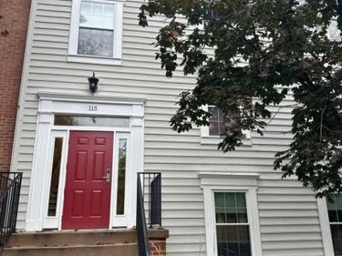115 PROSPERITY AVENUE SE , Unit B, LEESBURG, VA 20175